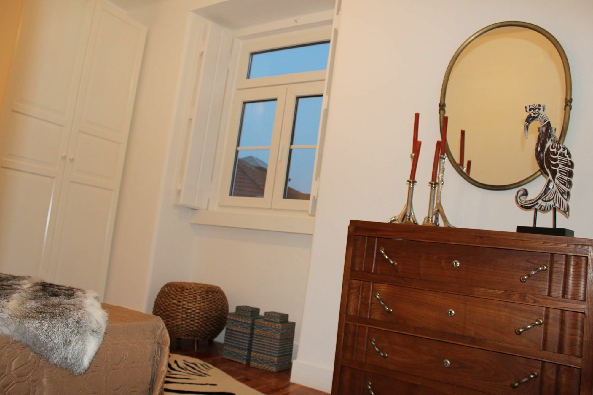 Stylish Lisbon Apartment In Alfama Екстер'єр фото